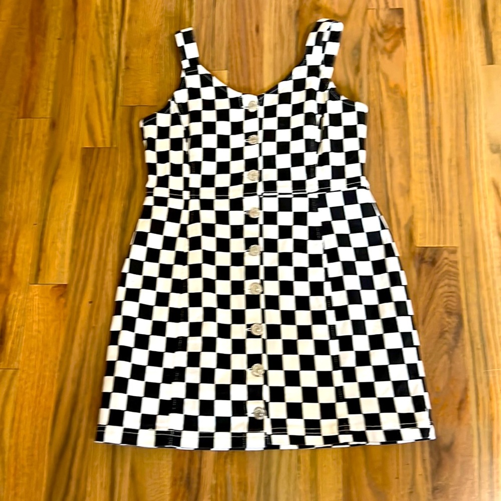 Cute checkered pattern button up size 13/14 in teens dress